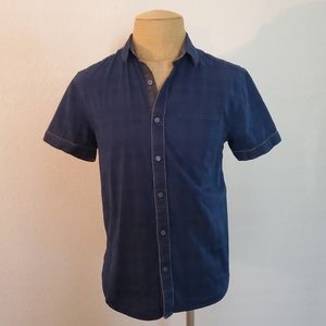 G by Guess M Mens short sleeve button down blue shirt with subtle plaid weave
